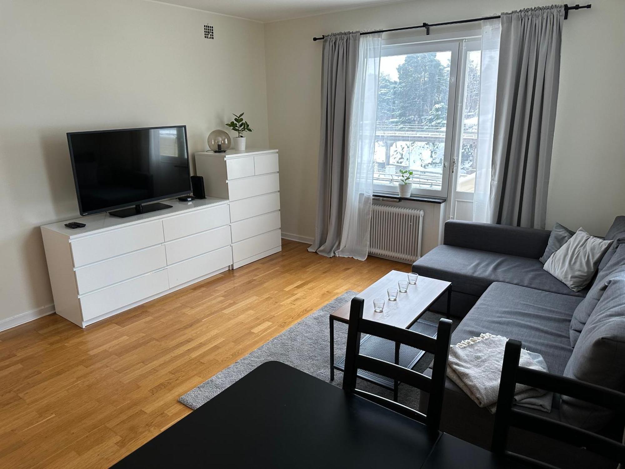 Flatin Erbjuder Laegenheter I Soedra * Stockholm