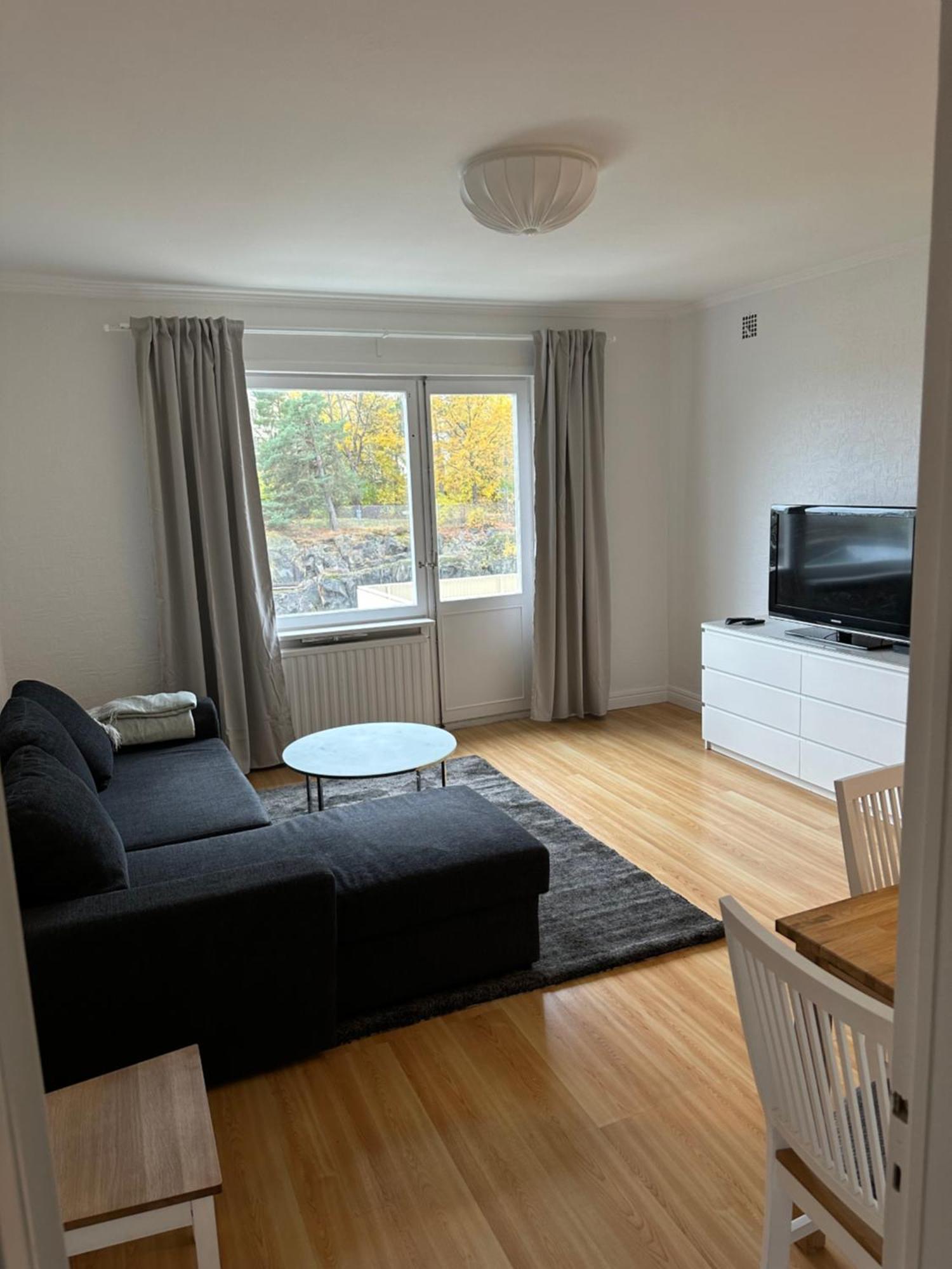Flatin Erbjuder Laegenheter I Soedra * Stockholm